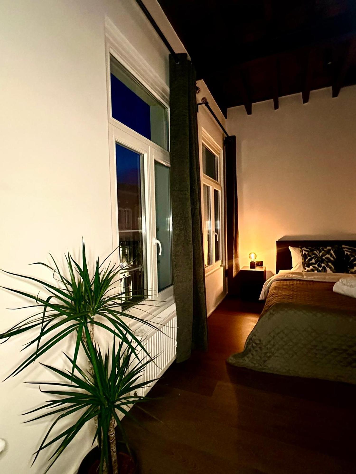 Luxury Suites Princess By Rikas Hotels アントウェルペン エクステリア 写真